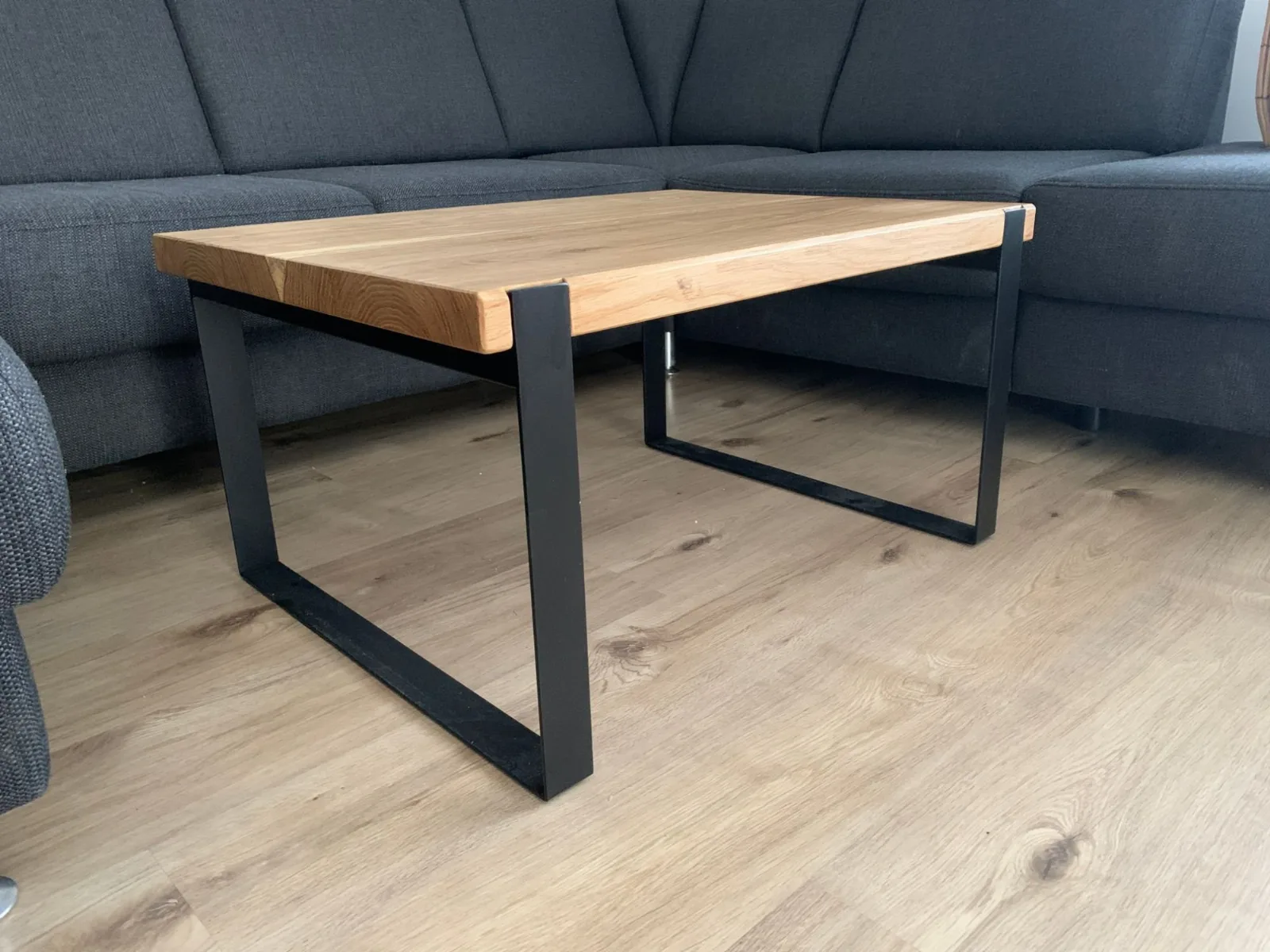Náhled fotky 3: Konferenční stolek – dub masiv, 80 × 60 × 40 cm