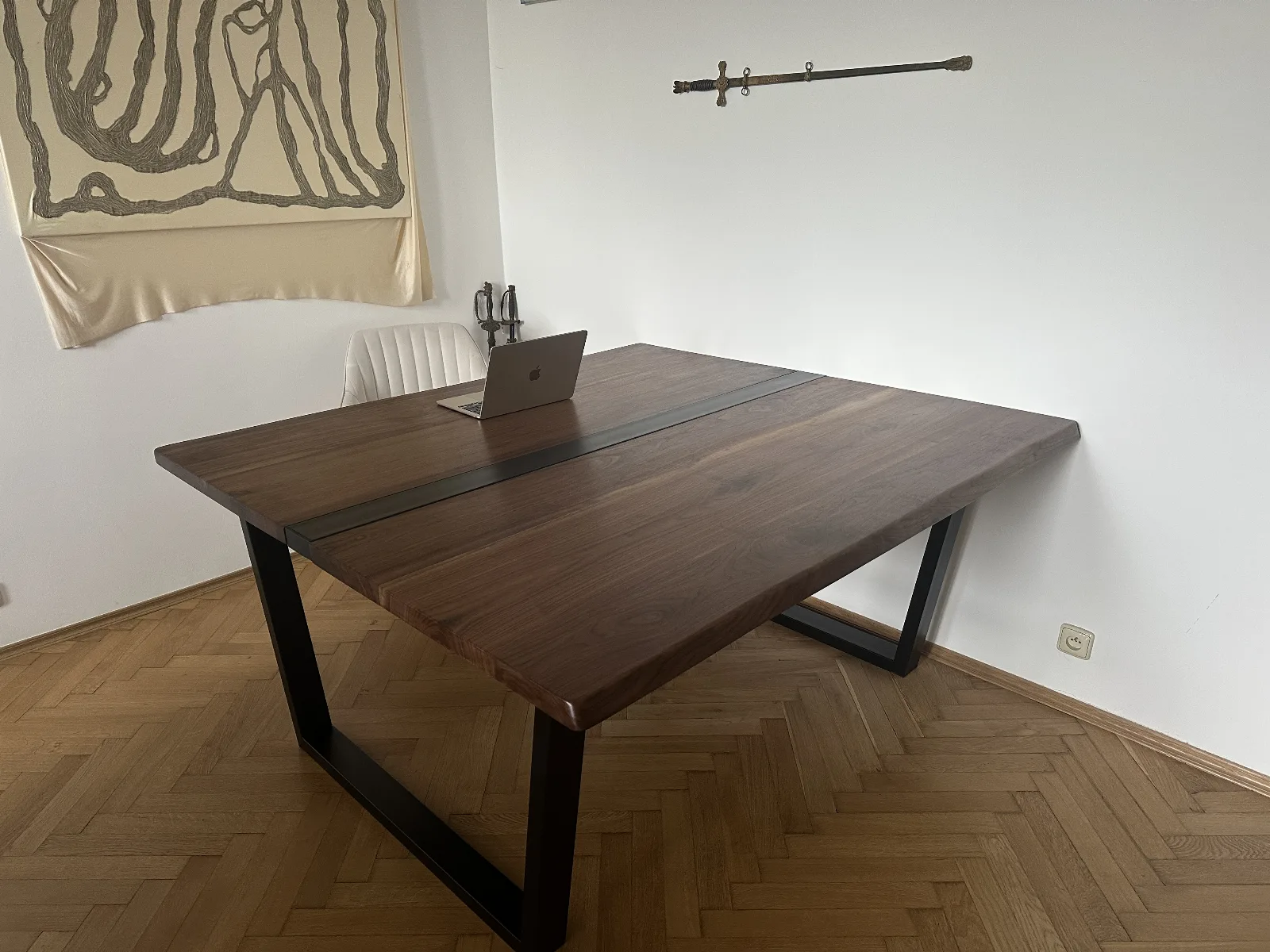 3D model: Pracovní stůl 160 – americký ořech, 160 × 150 × 75 cm